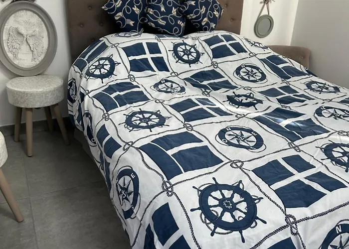 Daire Bord De 1 Lit Double 1 Lit Simple Hyères