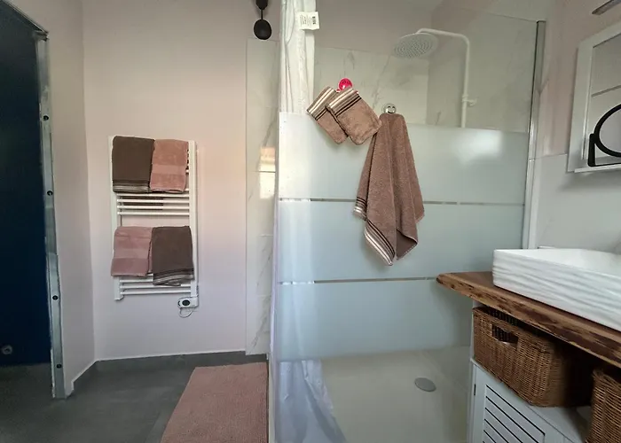 Bord De 1 Lit Double 1 Lit Simple Hyeres