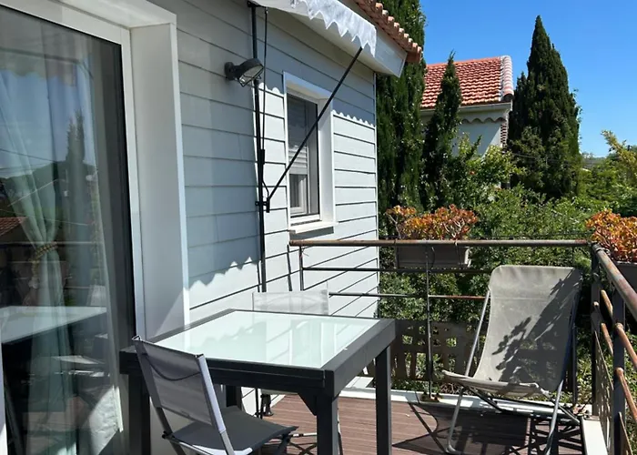 Daire Bord De 1 Lit Double 1 Lit Simple Hyères